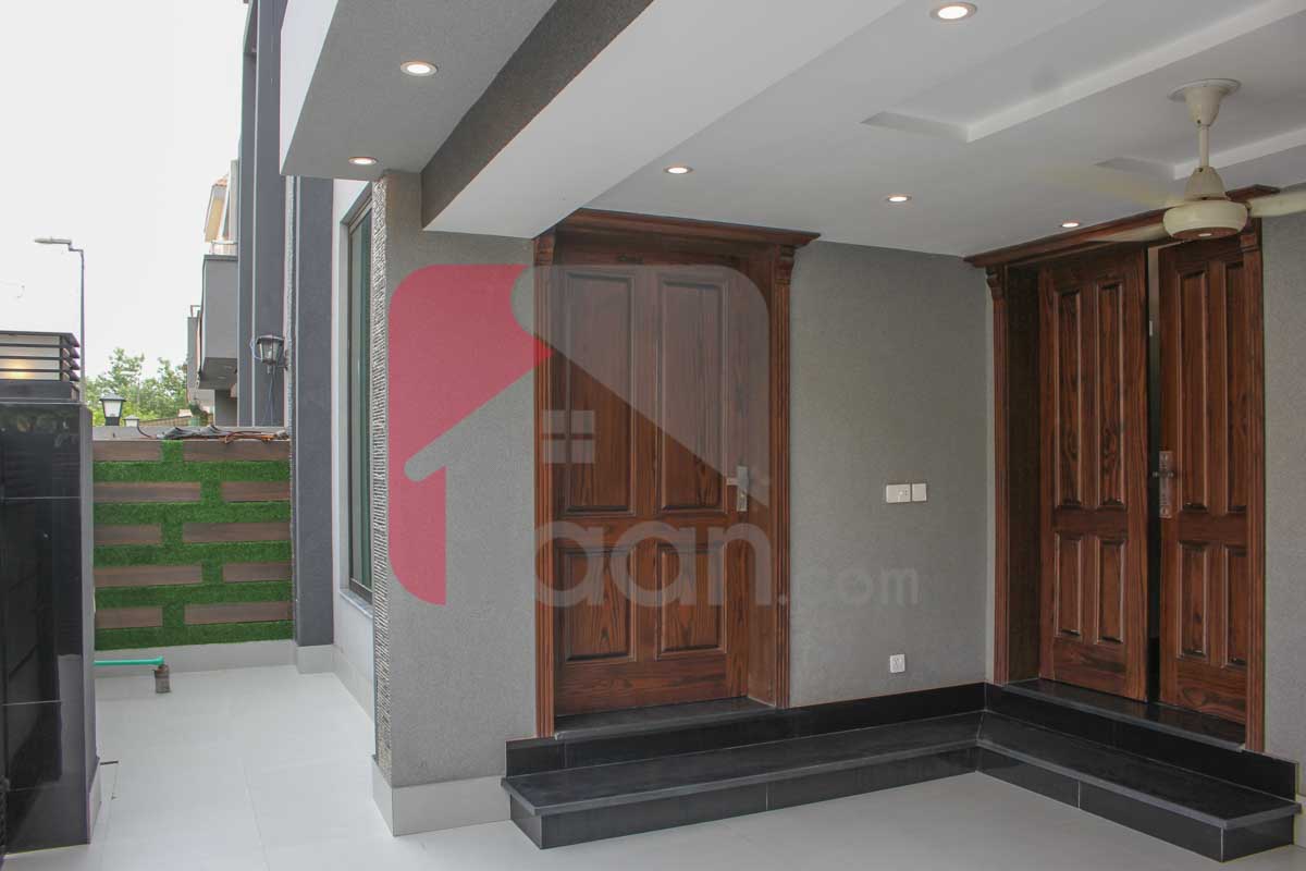 8 Marla House for Sale in Umer Block, Sector B, Bahria Town Lahore