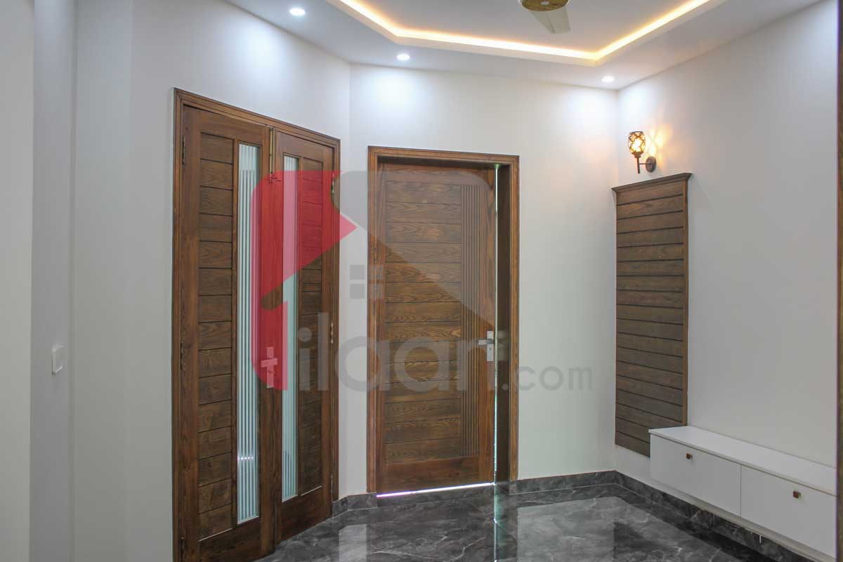 8 Marla House for Sale in Umer Block, Sector B, Bahria Town Lahore