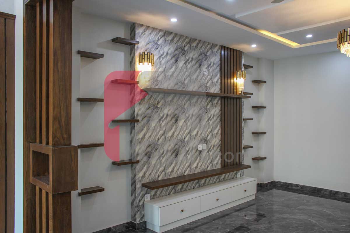 8 Marla House for Sale in Umer Block, Sector B, Bahria Town Lahore