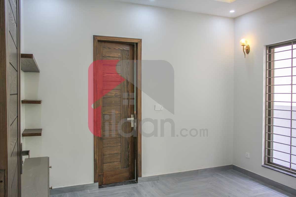 8 Marla House for Sale in Umer Block, Sector B, Bahria Town Lahore
