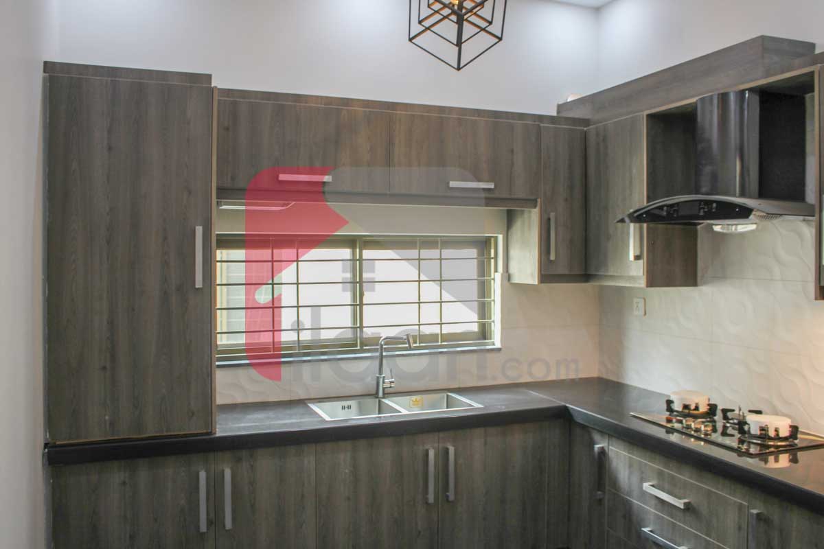 8 Marla House for Sale in Umer Block, Sector B, Bahria Town Lahore