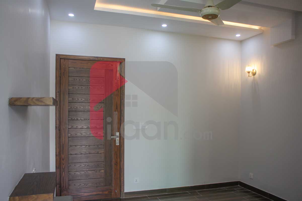 8 Marla House for Sale in Umer Block, Sector B, Bahria Town Lahore
