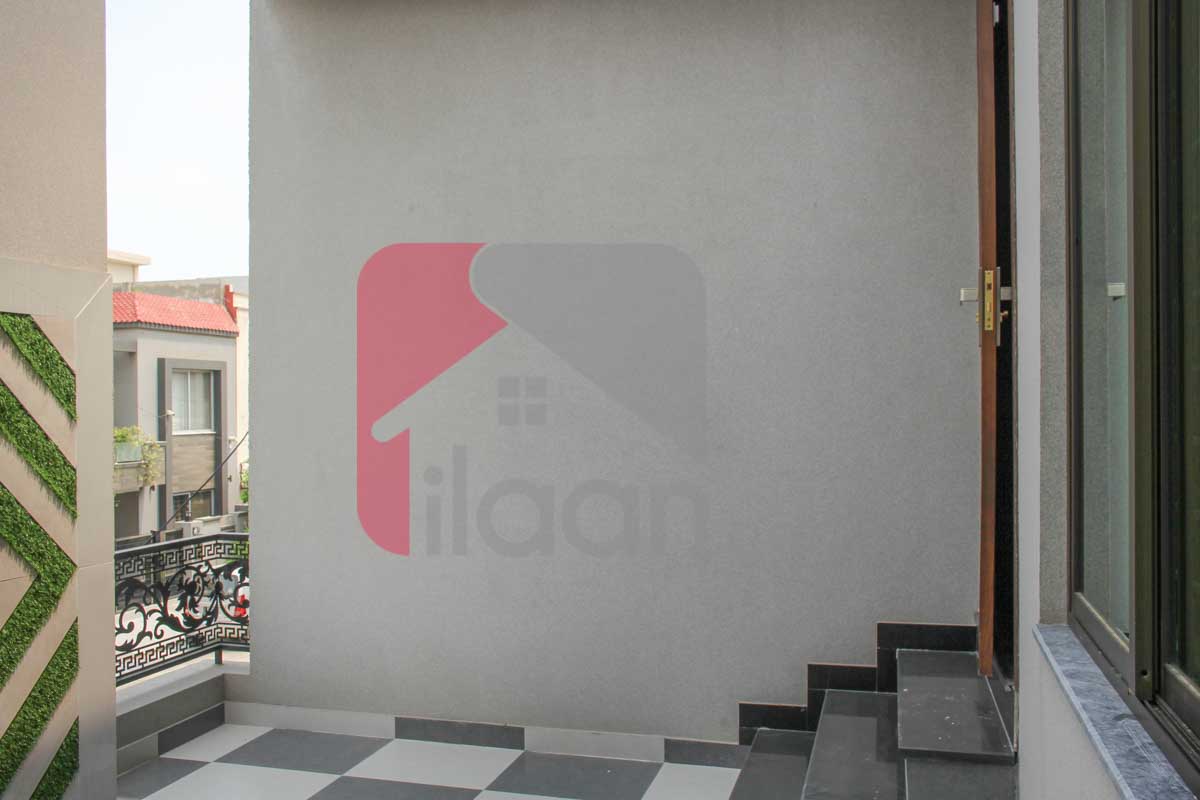 8 Marla House for Sale in Umer Block, Sector B, Bahria Town Lahore