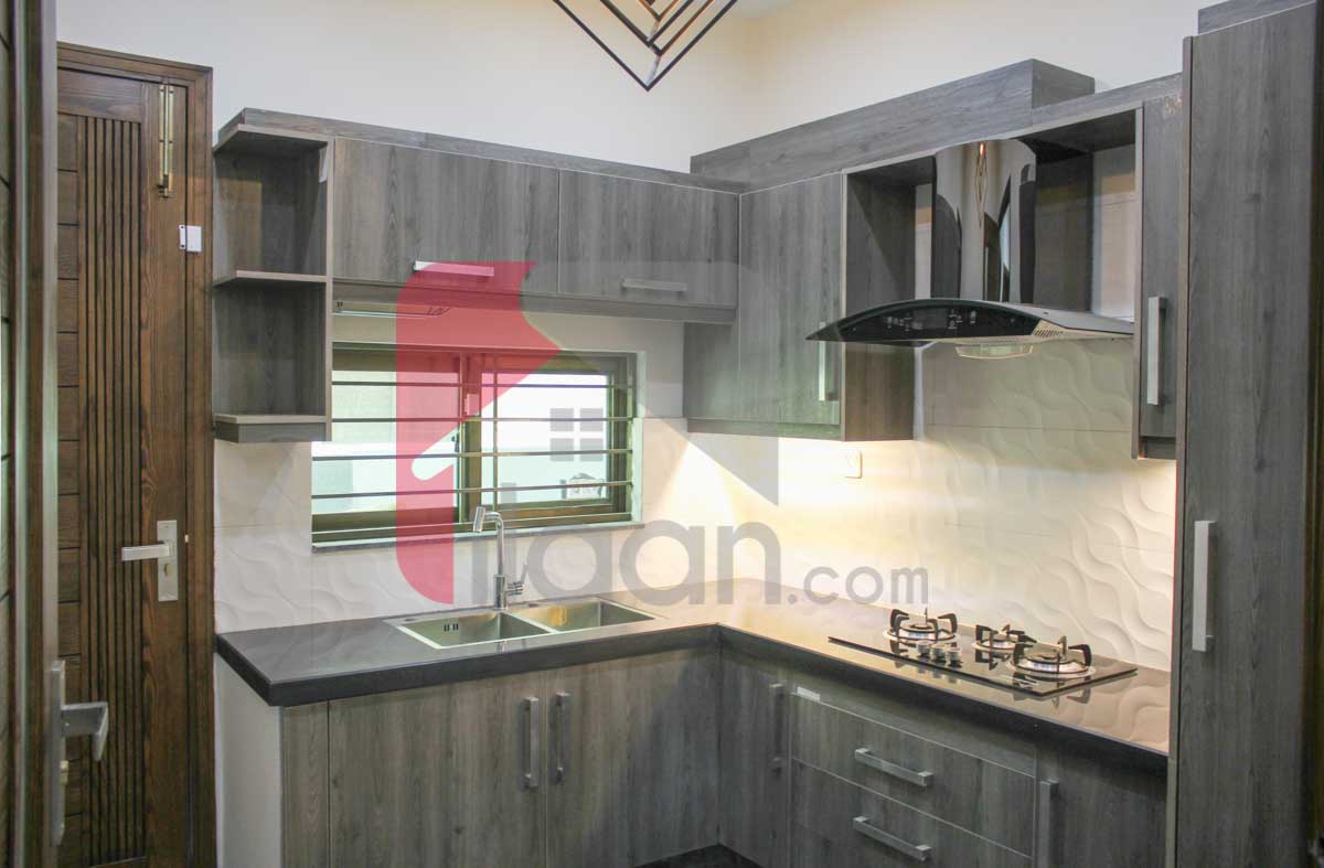 8 Marla House for Sale in Umer Block, Sector B, Bahria Town Lahore