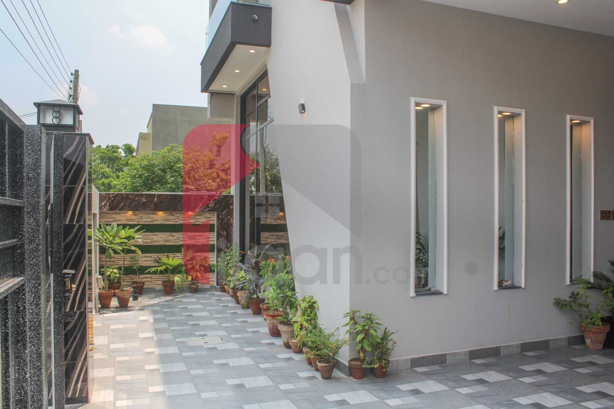 10 Marla House for Sale in Block E, Formanites Housing Scheme, Lahore