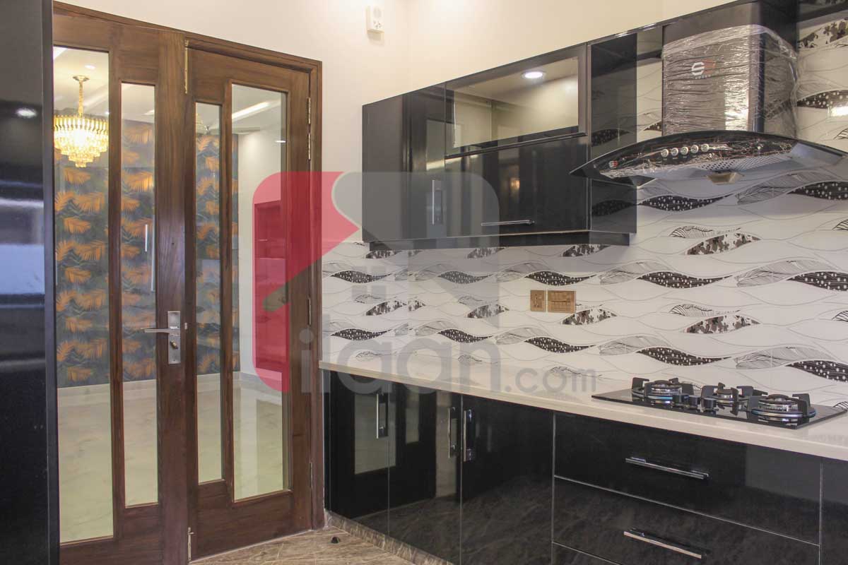 10 Marla House for Sale in Block E, Formanites Housing Scheme, Lahore