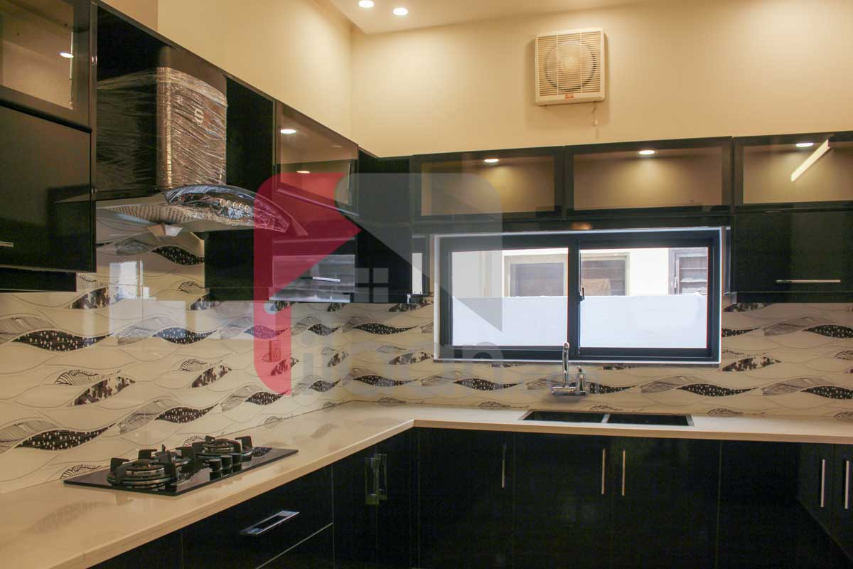 10 Marla House for Sale in Block E, Formanites Housing Scheme, Lahore