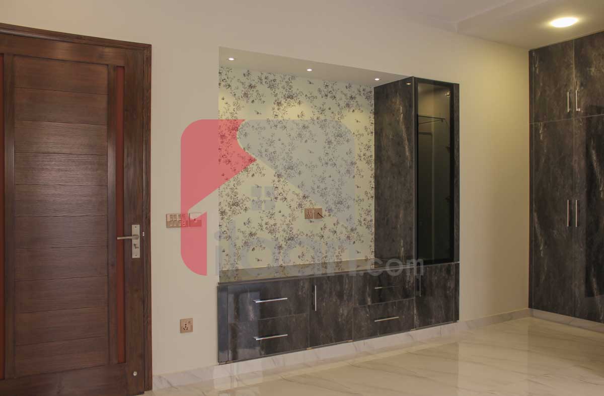 10 Marla House for Sale in Block E, Formanites Housing Scheme, Lahore
