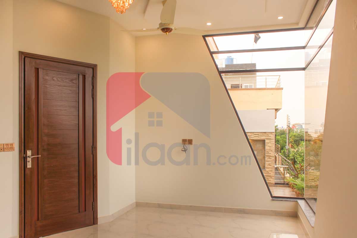 10 Marla House for Sale in Block E, Formanites Housing Scheme, Lahore