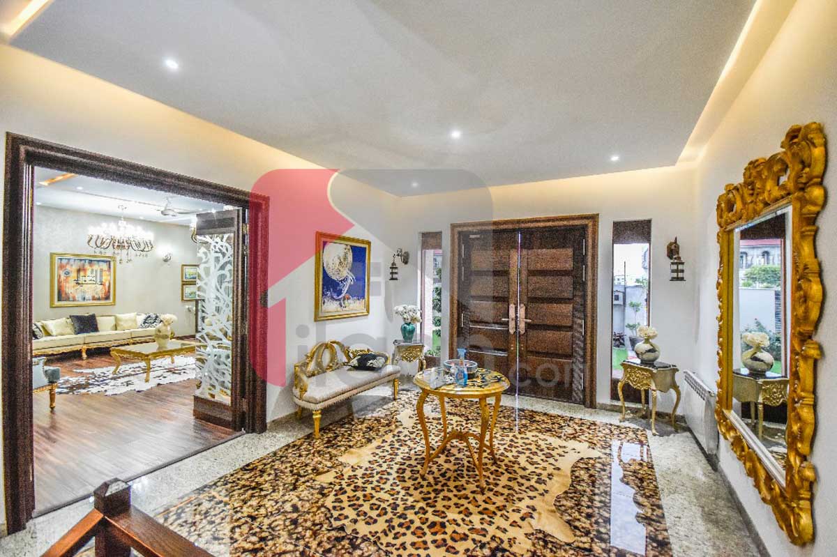 2 Kanal Farmhouse for Sale in Orchard Greenz Luxury Farm House Society, Bedian Road, Lahore