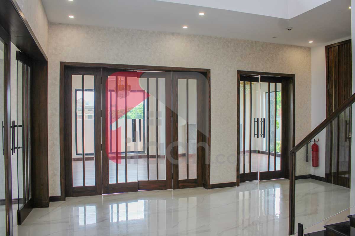 1 Kanal House for Sale in Block N, Phase 6, DHA Lahore