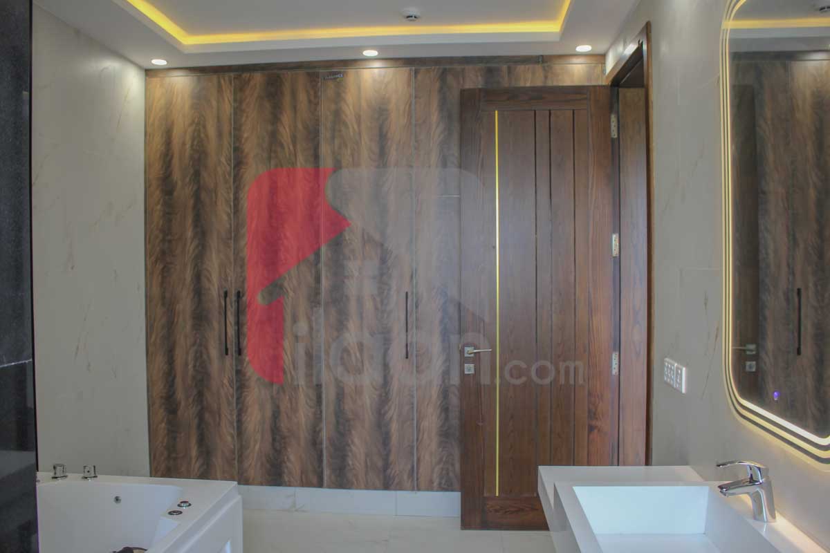1 Kanal House for Sale in Block N, Phase 6, DHA Lahore