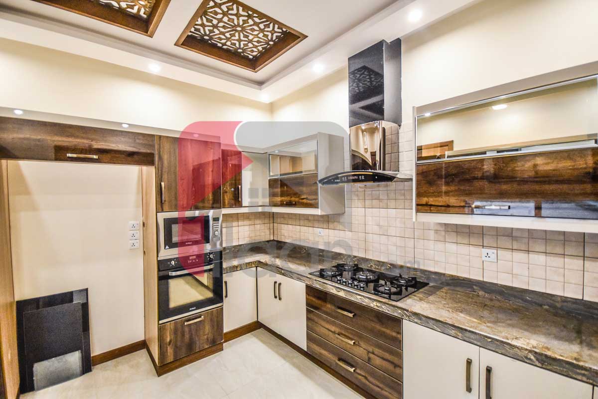 10 Marla House for Sale in Formanites Housing Scheme, Lahore
