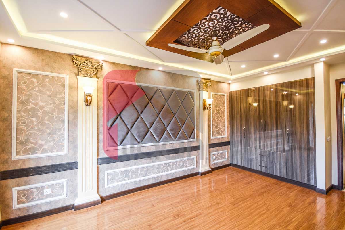 10 Marla House for Sale in Formanites Housing Scheme, Lahore