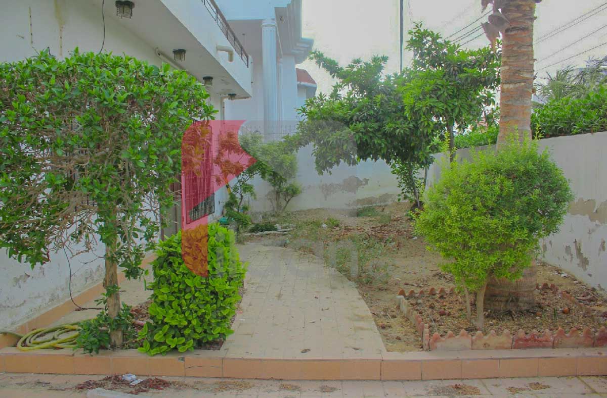 300 Sq.yd House for Sale in Phase 4, DHA Karachi
