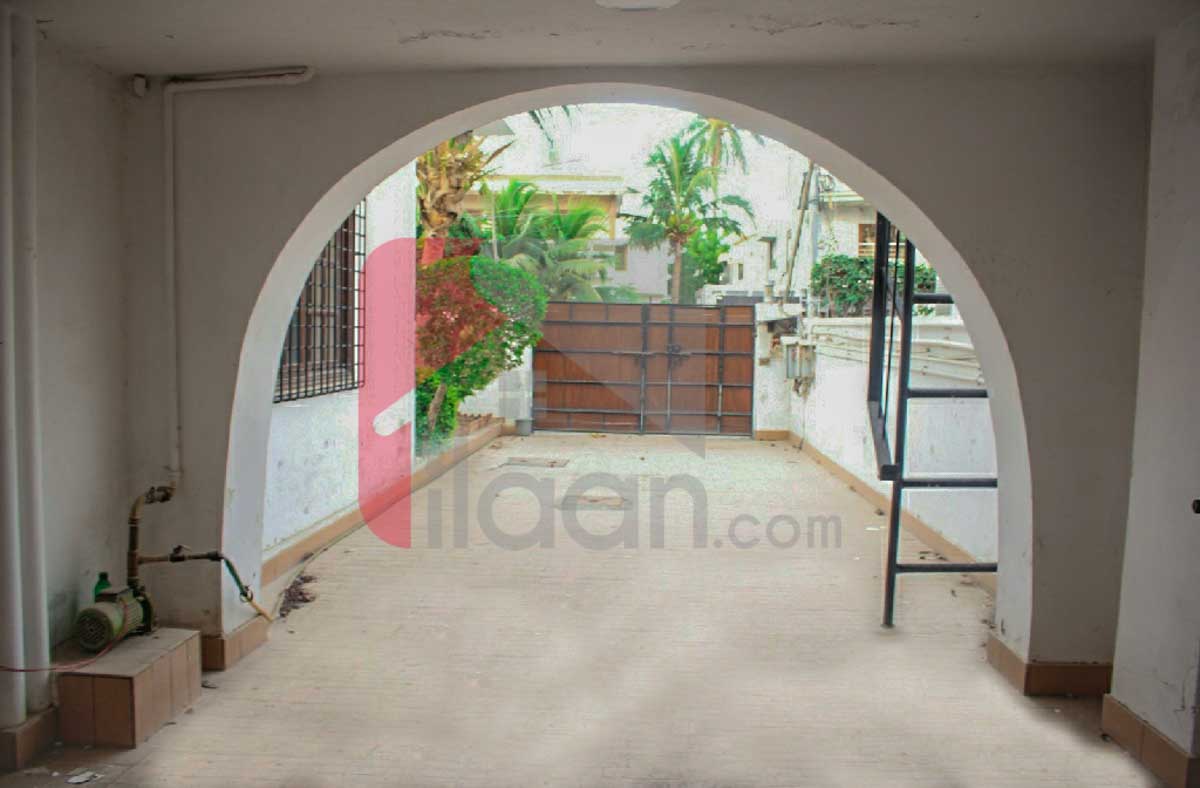300 Sq.yd House for Sale in Phase 4, DHA Karachi