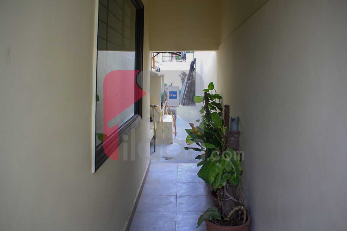 300 Sq.yd House for Sale in Phase 4, DHA Karachi