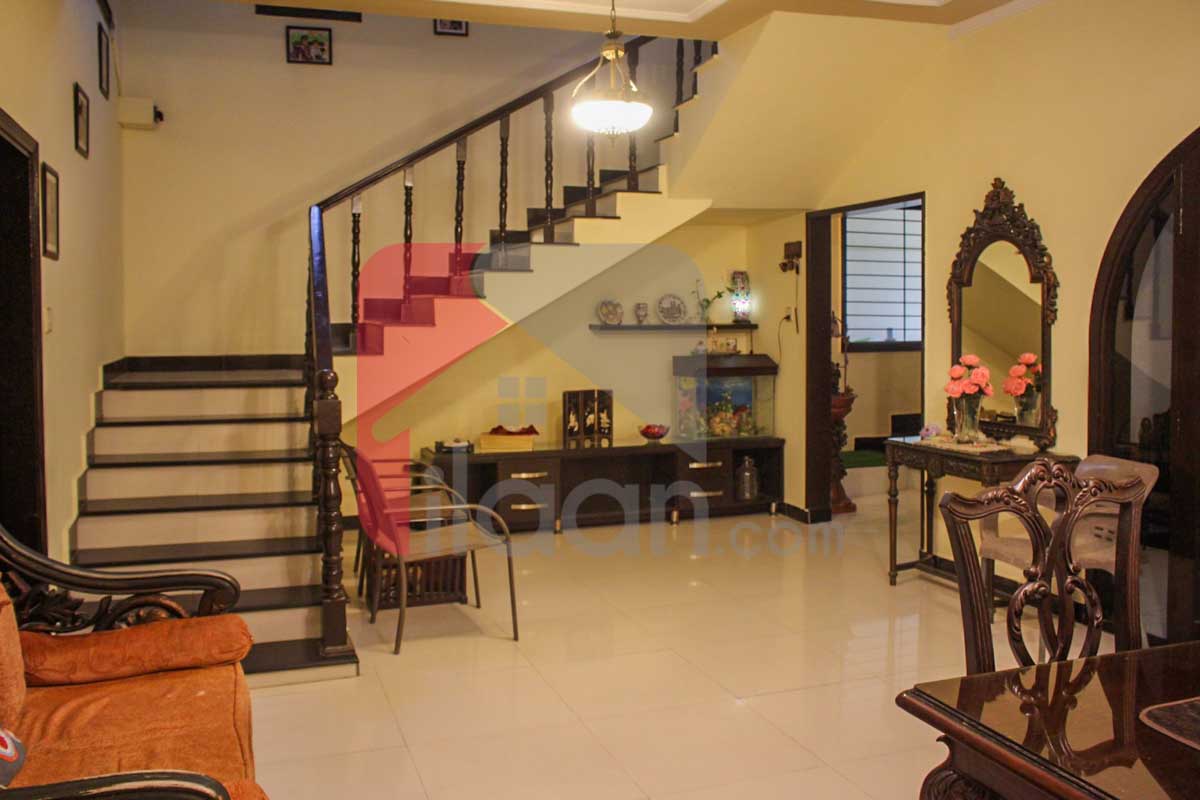 300 Sq.yd House for Sale in Phase 4, DHA Karachi