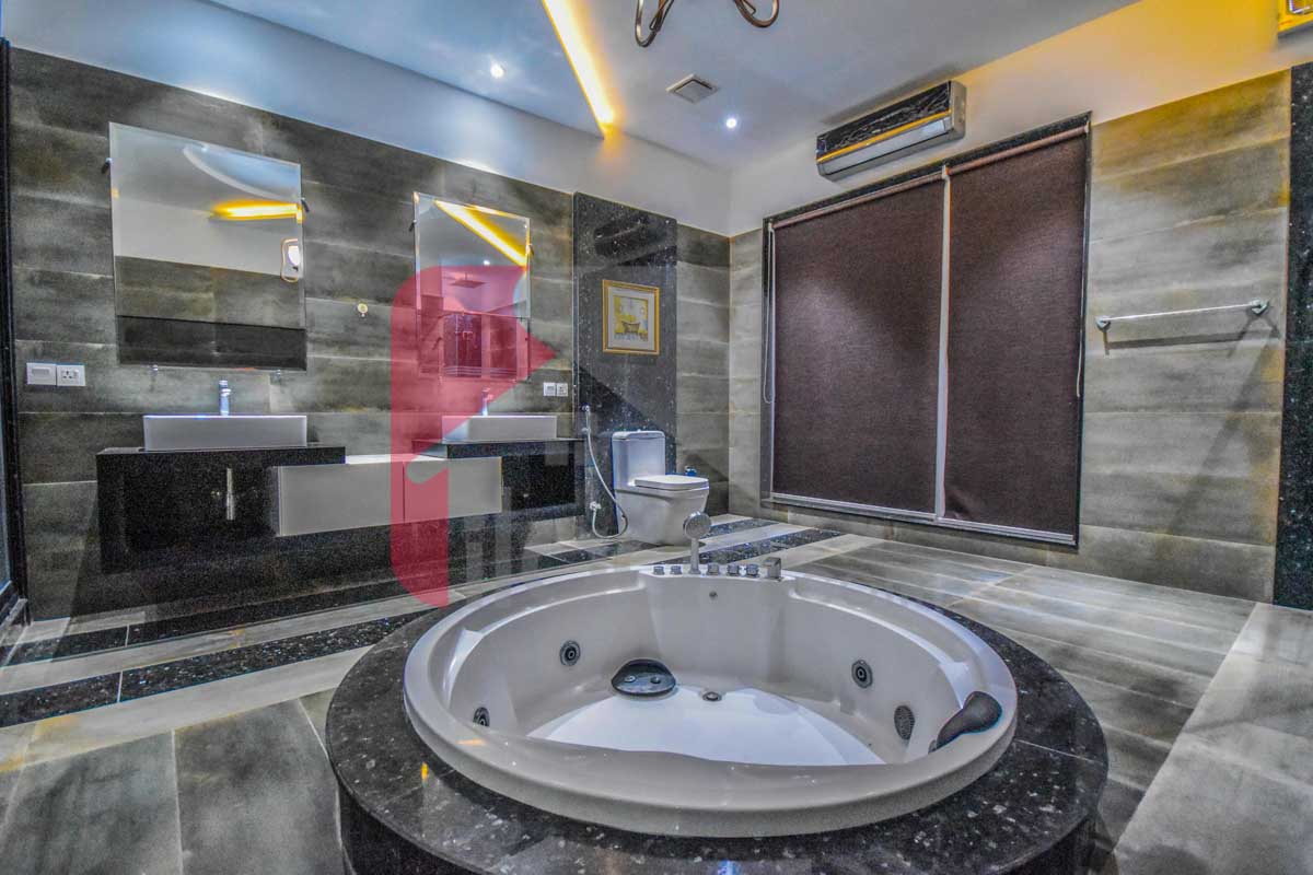 10 Marla House for Sale in State Life Housing Society, Lahore
