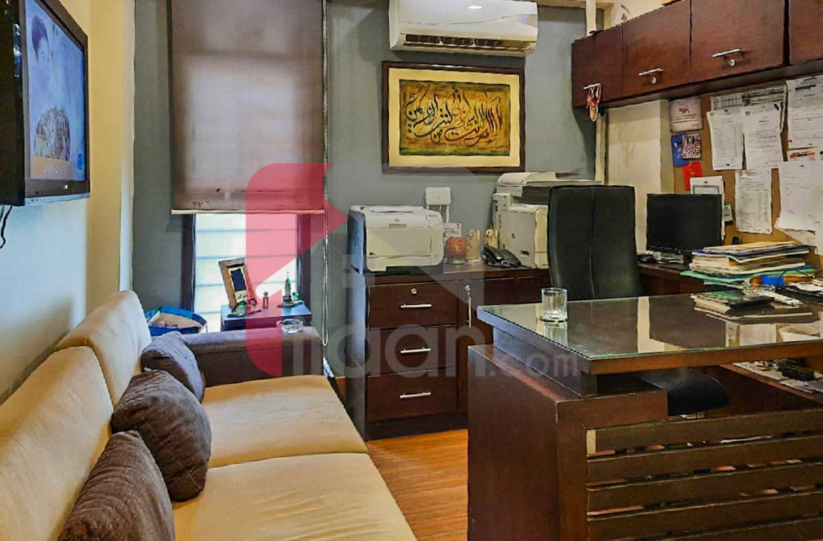 450 Sq.ft Shop for Sale in Sehar Commercial Area, Phase 7, DHA Karachi (Furnished)