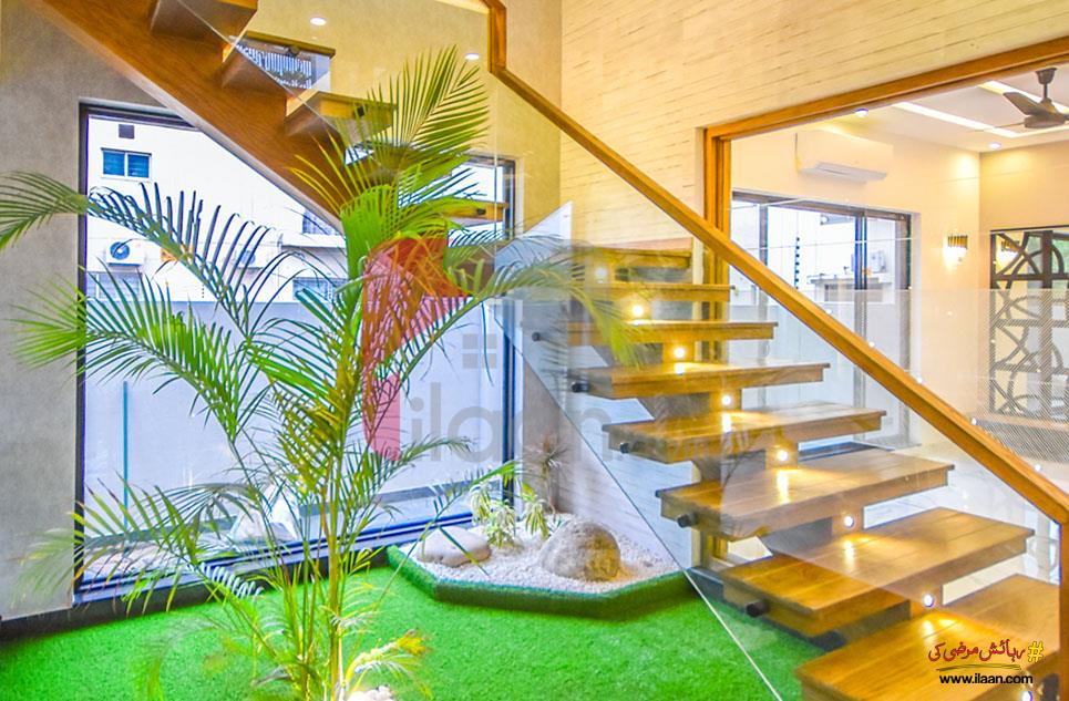 10 Marla House for Sale in Phase 3, DHA Lahore