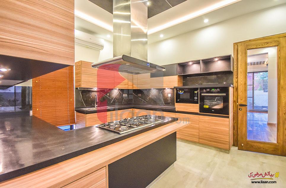 10 Marla House for Sale in Phase 3, DHA Lahore
