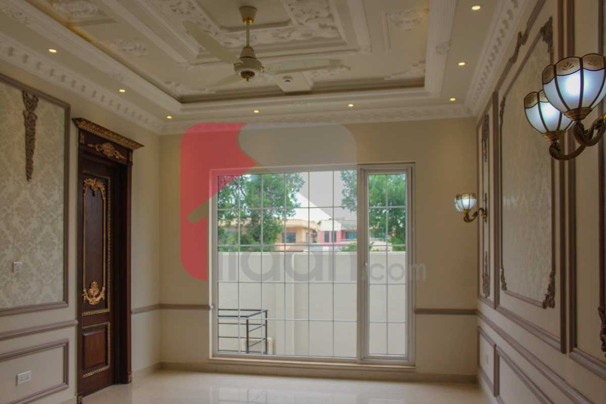 1 Kanal House for Sale in Block L, Phase 8 Ex Air Avenue, DHA Lahore