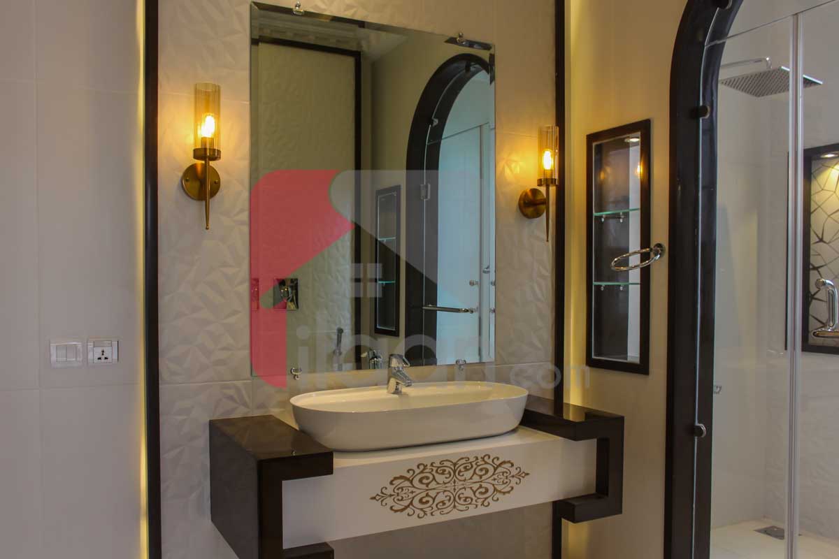 1 Kanal House for Sale in Block L, Phase 8 Ex Air Avenue, DHA Lahore