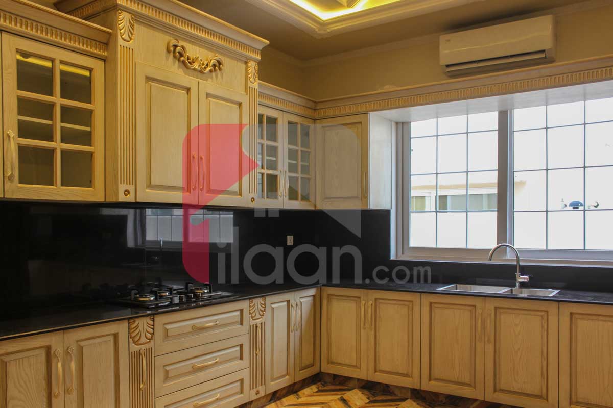 1 Kanal House for Sale in Block L, Phase 8 Ex Air Avenue, DHA Lahore