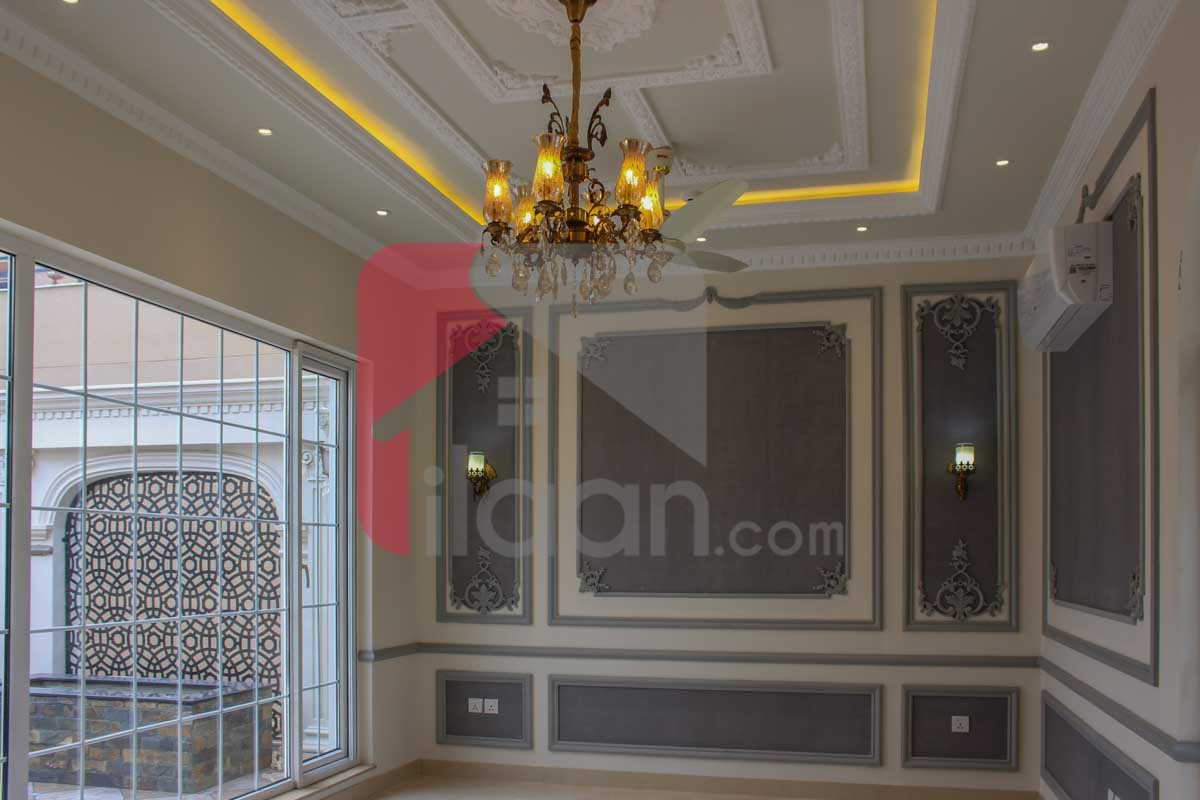 1 Kanal House for Sale in Block L, Phase 8 Ex Air Avenue, DHA Lahore