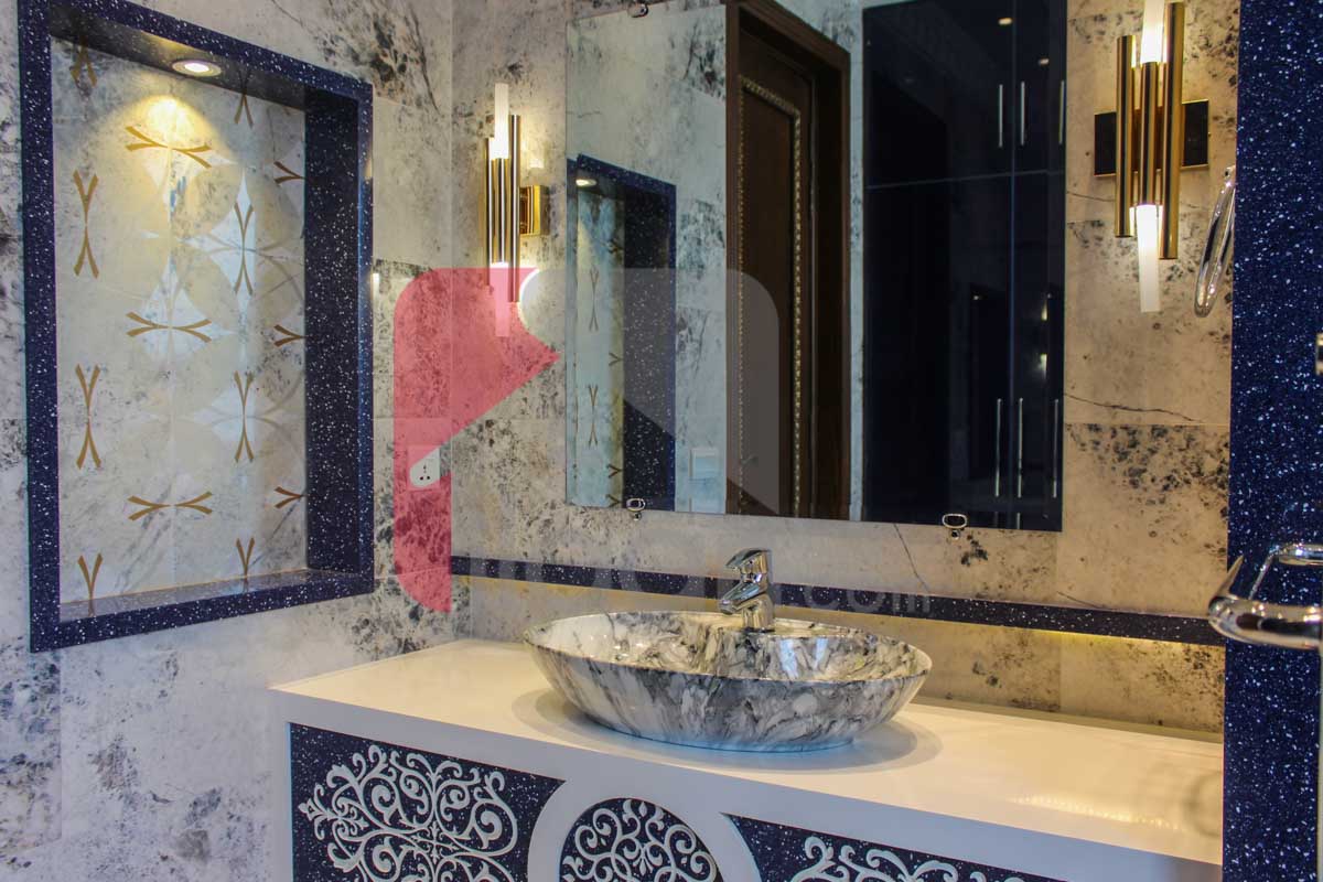 1 Kanal House for Sale in Block L, Phase 8 Ex Air Avenue, DHA Lahore