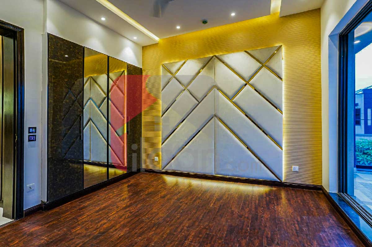 10 Marla House for Sale in Phase 7, DHA Lahore