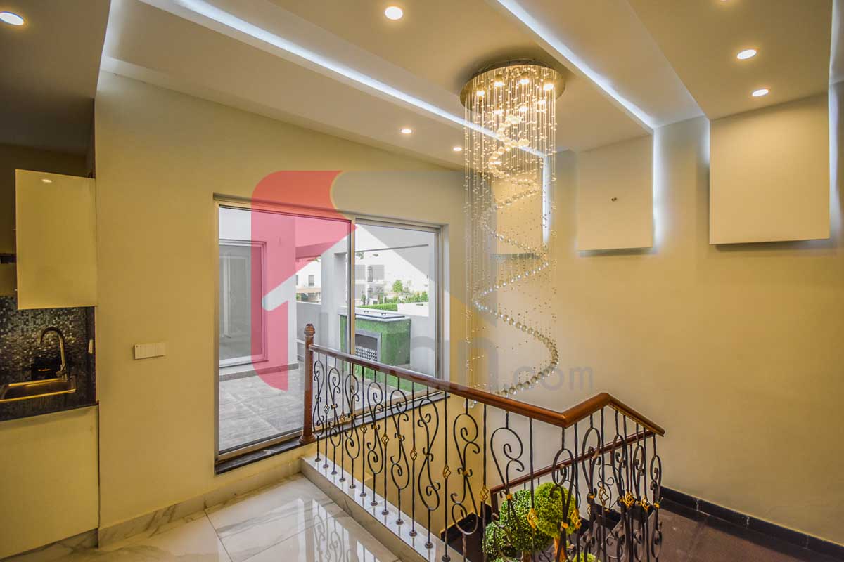 8 Marla House for Sale in Phase 6, DHA Lahore