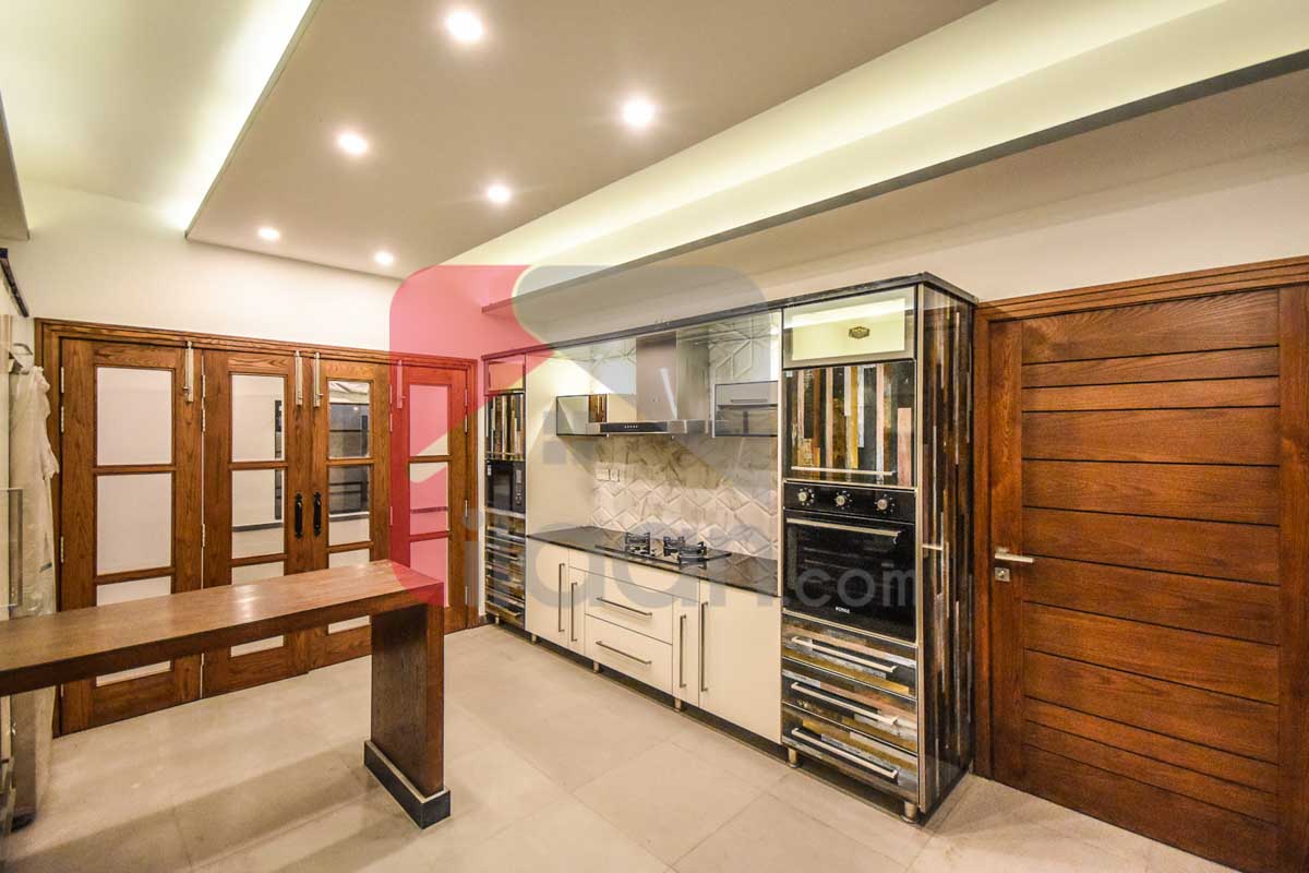 10 Marla House for Sale in Phase 6, DHA Lahore