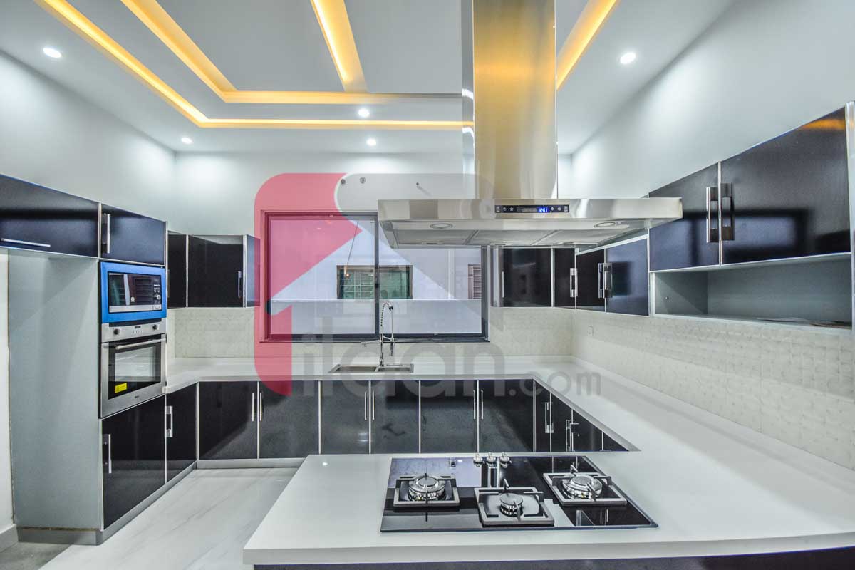 10 Marla House for Sale in Phase 6, DHA Lahore