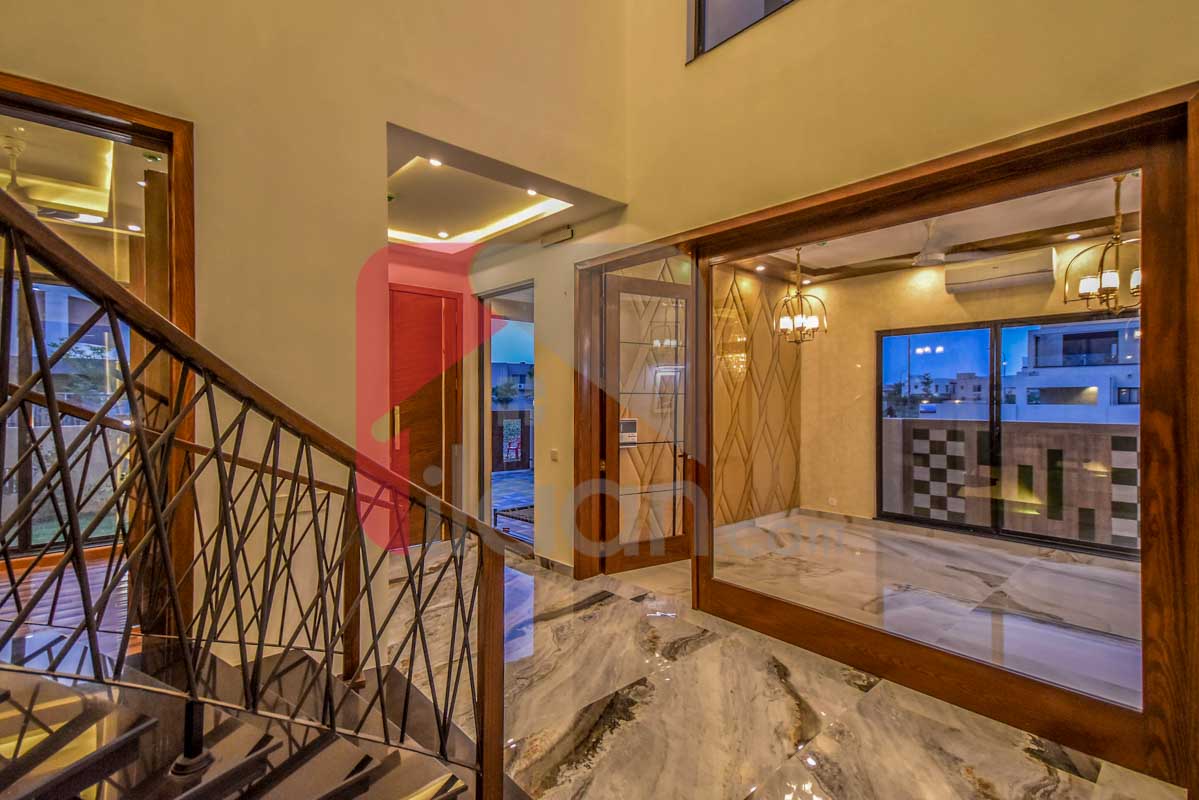 10 Marla House for Sale in State Life Housing Society, Lahore