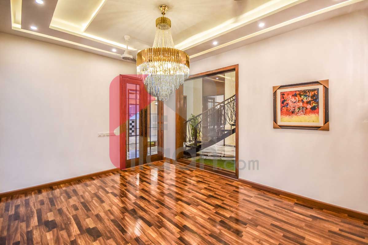 10 Marla House for Sale in State Life Housing Society, Lahore