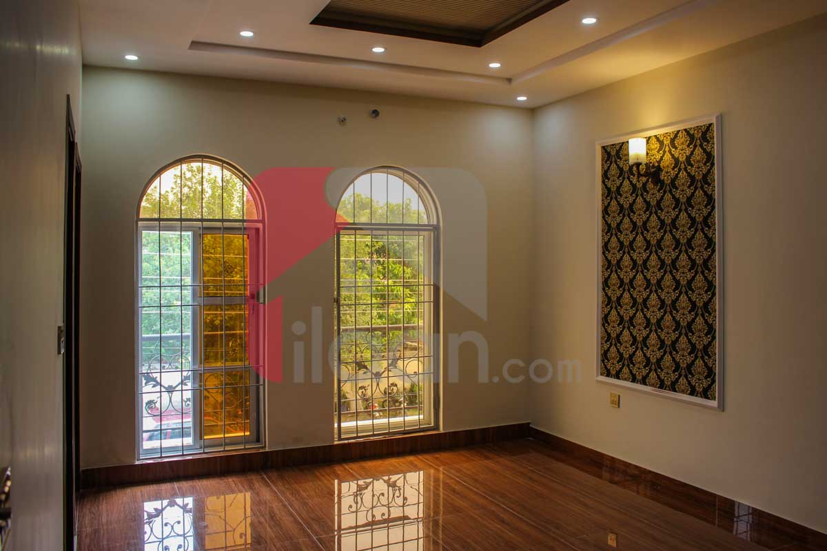 10 Marla House for Sale in Architects Engineers Housing Society, Lahore