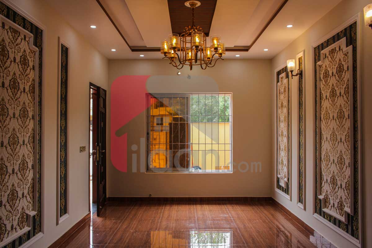 10 Marla House for Sale in Architects Engineers Housing Society, Lahore