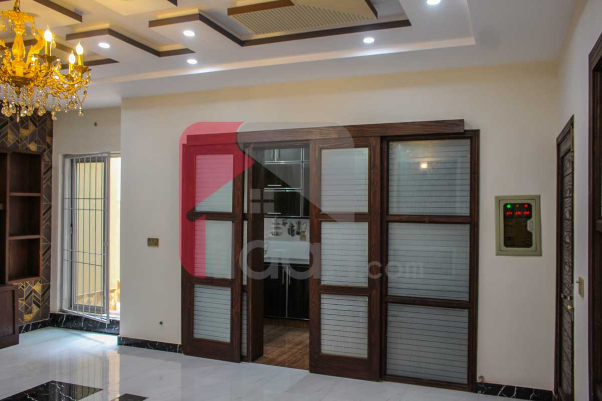 10 Marla House for Sale in Architects Engineers Housing Society, Lahore