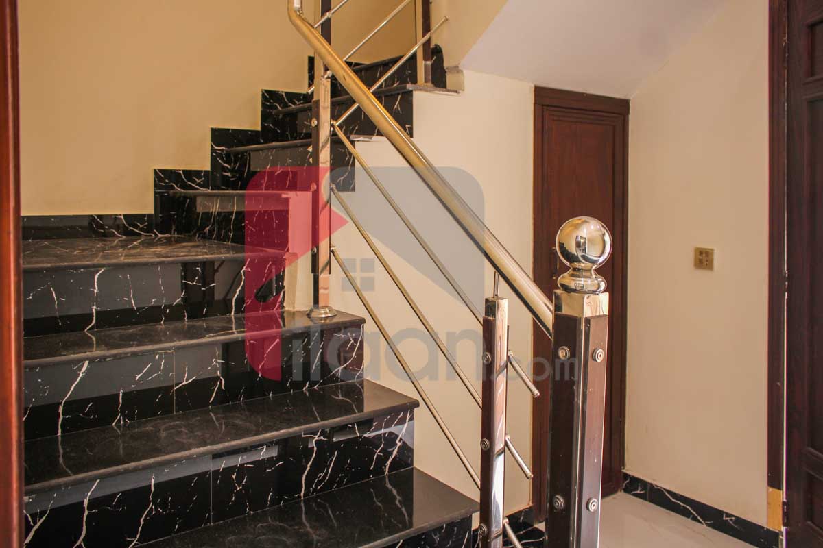 10 Marla House for Sale in Architects Engineers Housing Society, Lahore