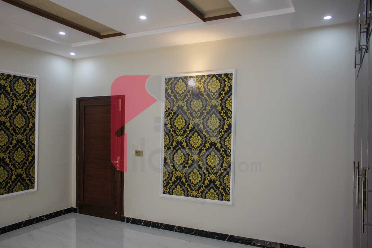10 Marla House for Sale in Architects Engineers Housing Society, Lahore