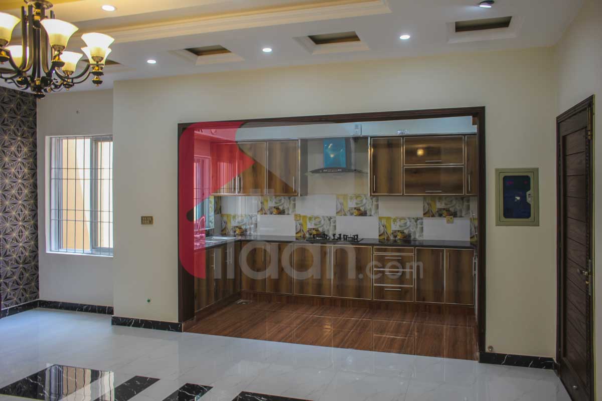 10 Marla House for Sale in Architects Engineers Housing Society, Lahore