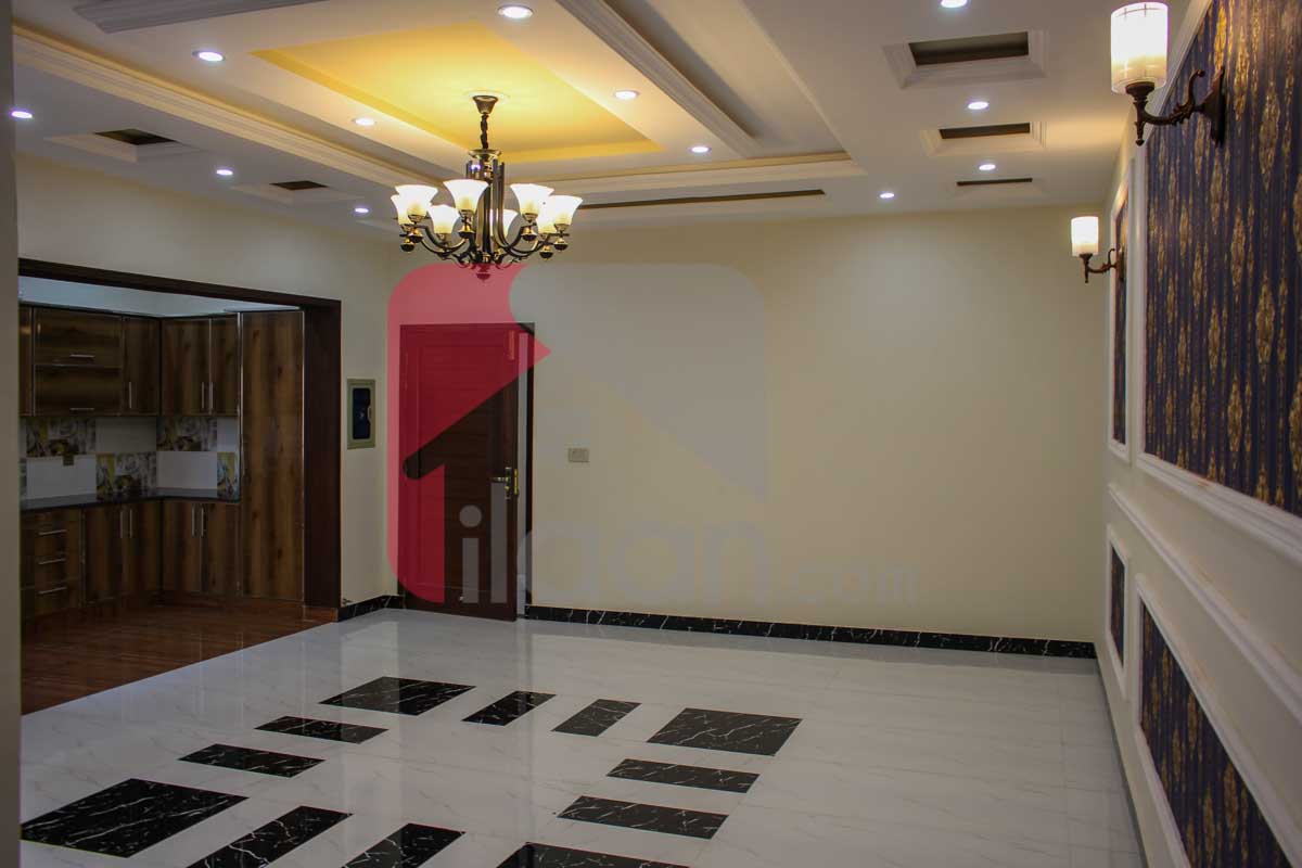 10 Marla House for Sale in Architects Engineers Housing Society, Lahore