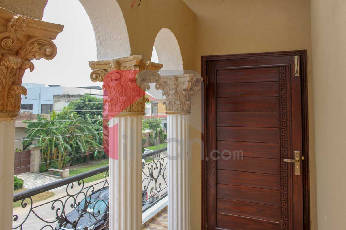 10 Marla House for Sale in Architects Engineers Housing Society, Lahore