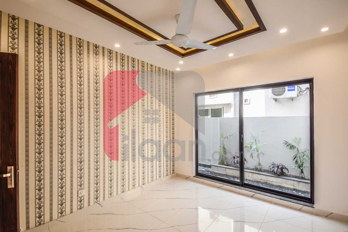 10 Marla House for Sale in Formanites Housing Scheme, Lahore