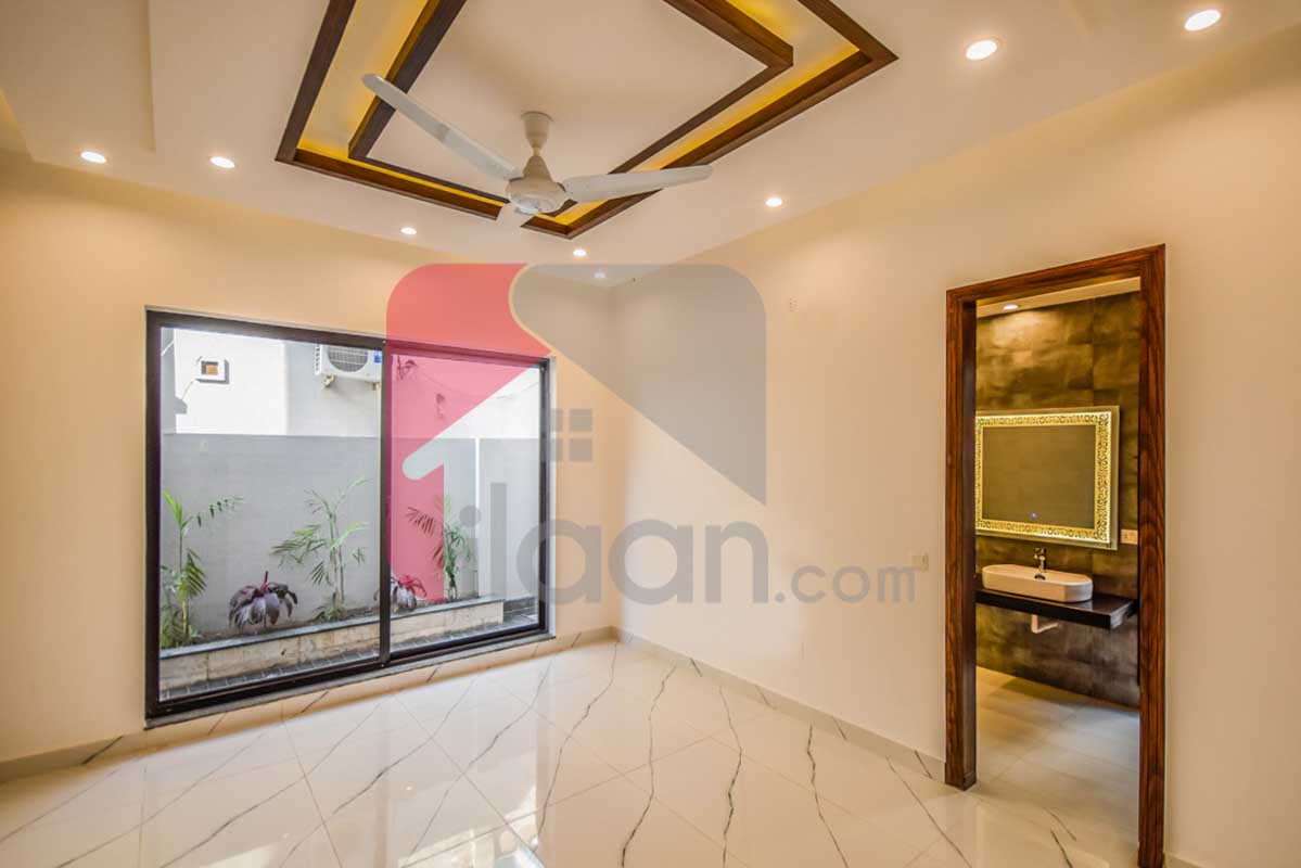 10 Marla House for Sale in Formanites Housing Scheme, Lahore