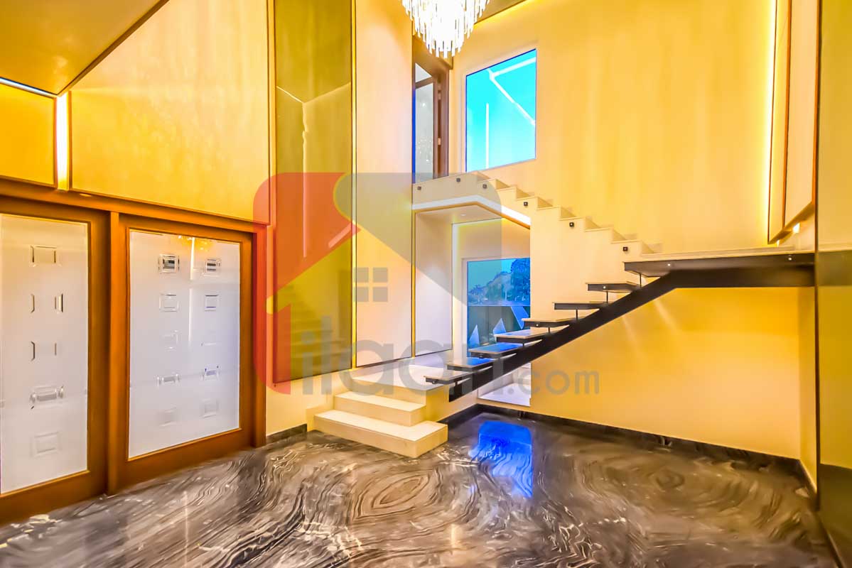 10 Marla House for Sale in Phase 6, DHA Lahore