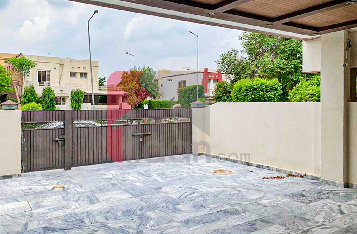 1 Kanal House for Sale in Block C, Phase 5, DHA Lahore