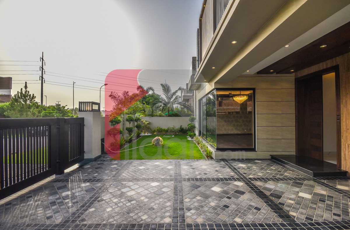 10 Marla House for Sale in Block D, Phase 6, DHA Lahore